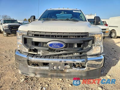 Piąte zdjęcie samochodu w środku: 2022 FORD F350 SUPER DUTY FLATBED TRUCK VIN:1FDRF3G60NEE17240 - miniatura