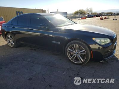 Czwarte zdjęcie samochodu z boku: 2013 BMW 750 I VIN:WBAYA8C51DC996626 - miniatura