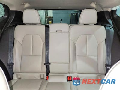 Zdjęcie 10 z 12 samochodu: 2021 VOLVO XC40 T5 MOMENTUM VIN:YV4162UK5M2522530 - miniatura