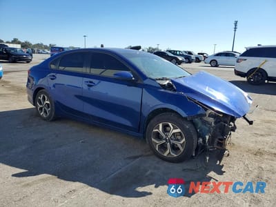Czwarte zdjęcie samochodu z boku: 2019 KIA FORTE LXS VIN:3KPF24AD6KE109439 - miniatura