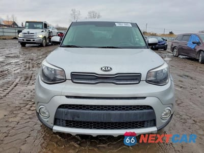 Piąte zdjęcie samochodu w środku: 2018 KIA SOUL + VIN:KNDJP3A52J7549672 - miniatura