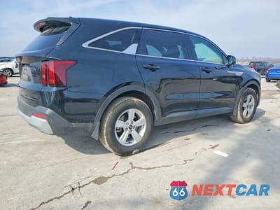 Trzecie zdjęcie samochodu z tyłu: 2025 KIA SORENTO LX VIN:5XYRG4JC2SG396707 - miniatura