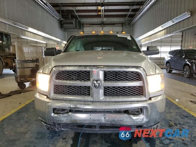 Piąte zdjęcie samochodu w środku: 2018 RAM 2500 ST VIN:3C6UR5CJ8JG253760 - miniatura