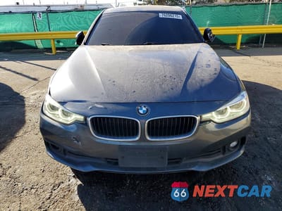 Piąte zdjęcie samochodu w środku: 2018 BMW 320 XI VIN:WBA8E5G56JNU45900 - miniatura