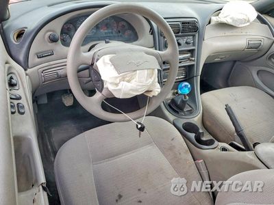 Zdjęcie 8 z 12 samochodu: 2000 FORD MUSTANG VIN:1FAFP4040YF263135 - miniatura