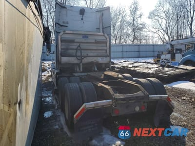 Trzecie zdjęcie samochodu z tyłu: 2006 VOLVO VNL SEMI TRUCK VIN:4V4NC9GH76N400991 - miniatura