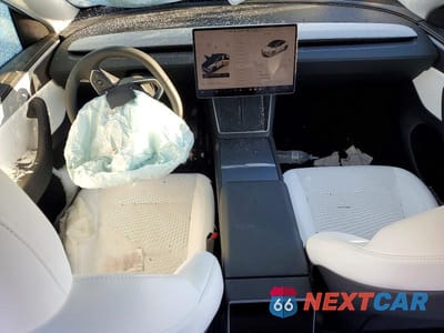 Zdjęcie 8 z 12 samochodu: 2026 TESLA MODEL Y VIN:7SAYGDEE8TA460474 - miniatura
