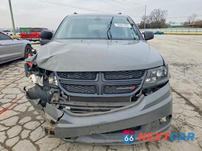 Piąte zdjęcie samochodu w środku: 2020 DODGE JOURNEY SE VIN:3C4PDCAB4LT201671 - miniatura
