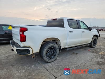 Trzecie zdjęcie samochodu z tyłu: 2022 CHEVROLET SILVERADO K1500 CUSTOM VIN:3GCPDBEK9NG638369 - miniatura