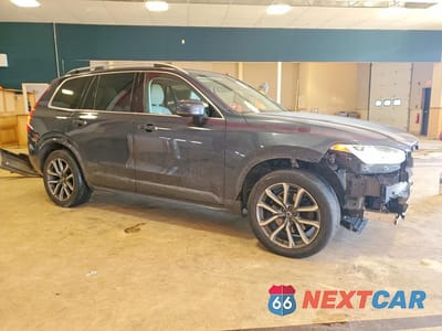Czwarte zdjęcie samochodu z boku: 2019 VOLVO XC90 T6 MOMENTUM VIN:YV4A22PK5K1490303 - miniatura