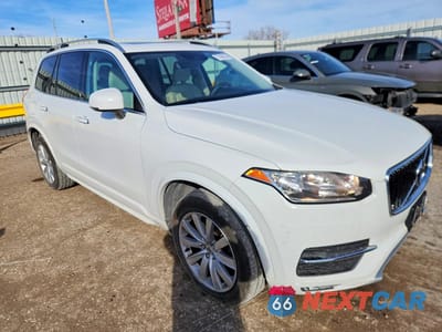 Czwarte zdjęcie samochodu z boku: 2016 VOLVO XC90 T6 VIN:YV4A22PK9G1019665 - miniatura