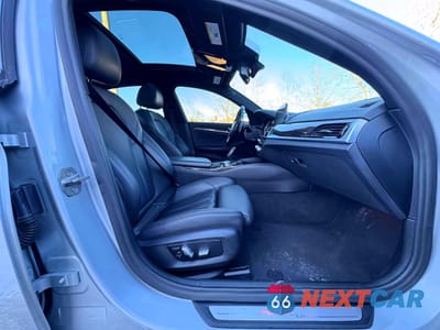 Piąte zdjęcie samochodu w środku: 2019 BMW 530 I VIN:WBAJA5C51KBX87048 - miniatura