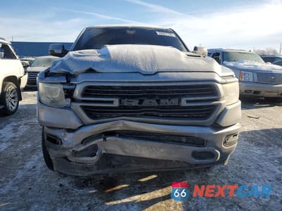 Piąte zdjęcie samochodu w środku: 2020 RAM 1500 LARAMIE VIN:1C6SRFJT5LN196011 - miniatura
