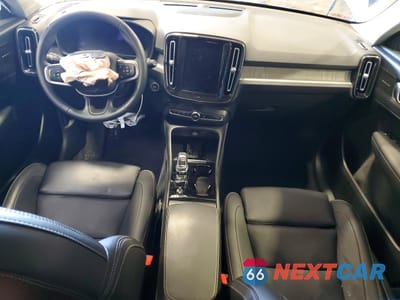 Zdjęcie 8 z 15 samochodu: 2024 VOLVO XC40 ULTIMATE VIN:YV4L12UF4R2314673 - miniatura