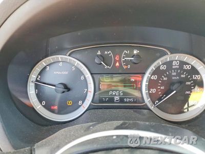 Zdjęcie 9 z 11 samochodu: 2015 NISSAN SENTRA S VIN:3N1AB7AP7FY244104 - miniatura