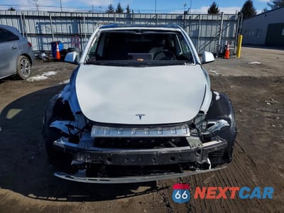 Piąte zdjęcie samochodu w środku: 2025 TESLA MODEL Y VIN:7SAYGDED7SF260310 - miniatura