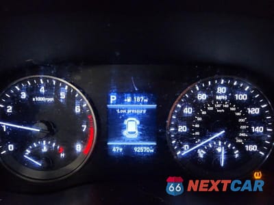 Zdjęcie 9 z 12 samochodu: 2019 HYUNDAI TUCSON SE VIN:KM8J2CA40KU895420 - miniatura