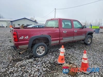 Trzecie zdjęcie samochodu z tyłu: 2005 CHEVROLET SILVERADO K2500 HEAVY DUTY VIN:1GCHK23UX5F894021 - miniatura