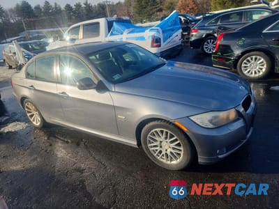 Czwarte zdjęcie samochodu z boku: 2011 BMW 328 XI SULEV VIN:WBAPK5G56BNN27440 - miniatura