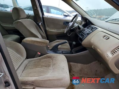 Zdjęcie 7 z 13 samochodu: 1998 HONDA ACCORD LX VIN:1HGCG5648WA207546 - miniatura