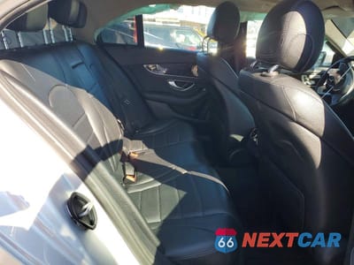 Zdjęcie 10 z 11 samochodu: 2015 MERCEDES-BENZ C 300 4MATIC VIN:55SWF4KBXFU008419 - miniatura