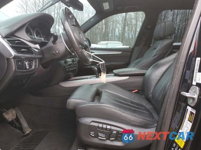 Zdjęcie 7 z 14 samochodu: 2016 BMW X5 XDRIVE50I VIN:5UXKR6C57G0J82359 - miniatura