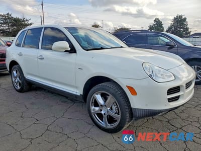 Czwarte zdjęcie samochodu z boku: 2004 PORSCHE CAYENNE S VIN:WP1AB29P14LA68398 - miniatura