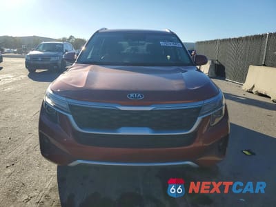 Piąte zdjęcie samochodu w środku: 2021 KIA SELTOS S VIN:KNDEU2AA9M7218884 - miniatura