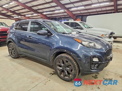 Czwarte zdjęcie samochodu z boku: 2022 KIA SPORTAGE LX VIN:KNDPMCAC2N7017832 - miniatura