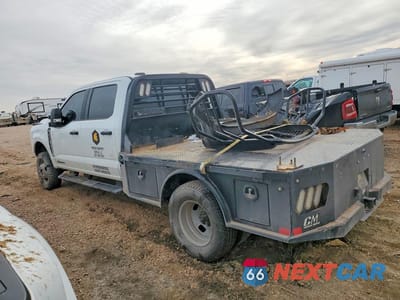 Drugie zdjęcie samochodu z przodu: 2024 FORD F350 SUPER DUTY FLATBED TRUCK VIN:1FT8W3DT6REF29525 - miniatura