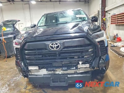 Piąte zdjęcie samochodu w środku: 2022 TOYOTA TUNDRA SR5 VIN:5TFLA5DB9NX039834 - miniatura