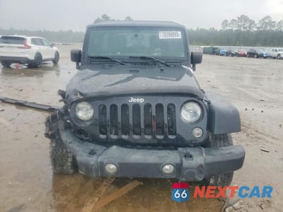 Piąte zdjęcie samochodu w środku: 2016 JEEP WRANGLER UNLIMITED SPORT VIN:1C4BJWDG0GL120468 - miniatura