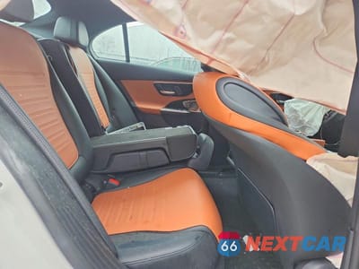 Zdjęcie 10 z 12 samochodu: 2023 MERCEDES-BENZ C 300 4MATIC VIN:W1KAF4HB7PR147735 - miniatura