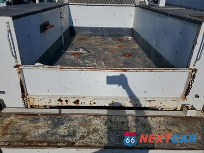 Zdjęcie 10 z 12 samochodu: 2012 CHEVROLET SILVERADO UTILITY / SERVICE TRUCK VIN:1GB5CZCL5CZ184007 - miniatura