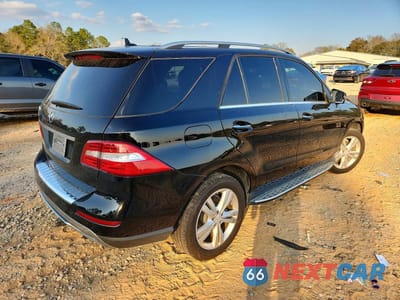 Trzecie zdjęcie samochodu z tyłu: 2015 MERCEDES-BENZ ML 350 VIN:4JGDA5JB6FA463903 - miniatura