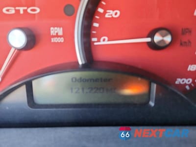 Zdjęcie 9 z 12 samochodu: 2005 PONTIAC GTO VIN:6G2VX12U25L436580 - miniatura