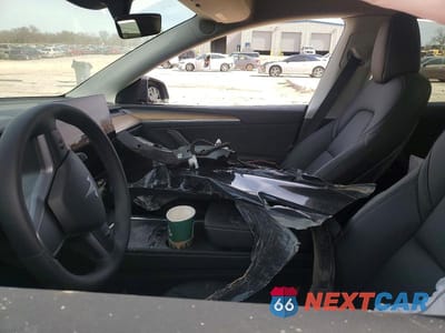 Zdjęcie 7 z 11 samochodu: 2025 TESLA MODEL Y VIN:7SAYGDEF2SA355324 - miniatura