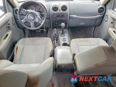 Zdjęcie 8 z 13 samochodu: 2005 JEEP LIBERTY SPORT VIN:1J4GL48K35W683362 - miniatura