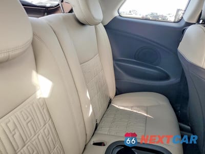 Zdjęcie 10 z 13 samochodu: 2024 FIAT 500 E LA PRIMA VIN:ZFAFFAC42RX208048 - miniatura