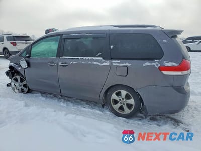 Drugie zdjęcie samochodu z przodu: 2019 TOYOTA SIENNA SE VIN:5TDXZ3DCXKS972828 - miniatura