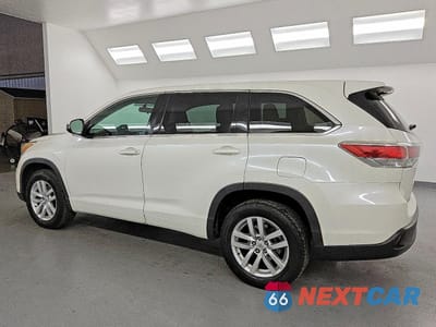 Drugie zdjęcie samochodu z przodu: 2015 TOYOTA HIGHLANDER LE VIN:5TDZARFH9FS014023 - miniatura