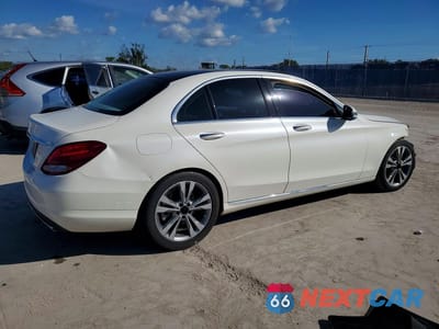 Trzecie zdjęcie samochodu z tyłu: 2017 MERCEDES-BENZ C 300 VIN:55SWF4JB6HU194996 - miniatura