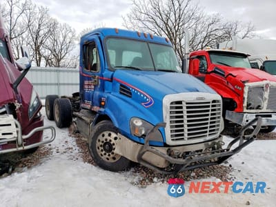 2019 FREIGHTLINER CASCADIA SEMI TRUCK 1FUJGBDV5KLKF7646 - główne zdjęcie licytacji z USA - miniatura