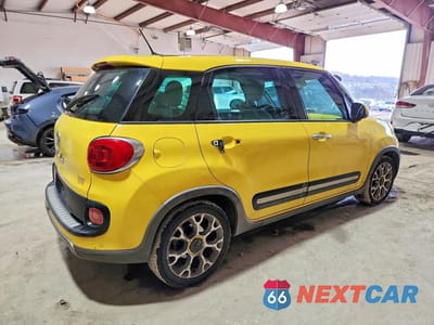 Trzecie zdjęcie samochodu z tyłu: 2014 FIAT 500L TREKKING VIN:ZFBCFADH4EZ013566 - miniatura