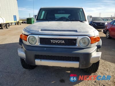 Piąte zdjęcie samochodu w środku: 2007 TOYOTA FJ CRUISER BASE VIN:JTEBU11F770005353 - miniatura