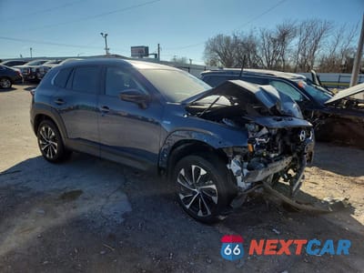 Czwarte zdjęcie samochodu z boku: 2025 MAZDA CX-50 PREMIUM PLUS VIN:7MMVAAEW0SN113541 - miniatura