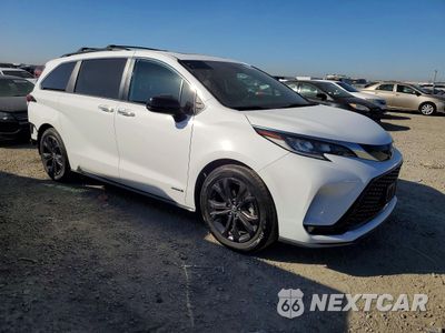 Czwarte zdjęcie samochodu z boku: 2021 TOYOTA SIENNA XSE 7-PASSENGER VIN:5TDXRKEC0MS015040 - miniatura