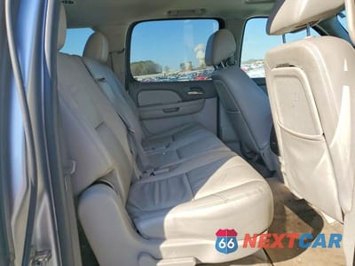 Zdjęcie 10 z 12 samochodu: 2014 CHEVROLET SUBURBAN C1500 LT VIN:1GNSCJE0XER192326 - miniatura