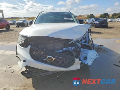 Piąte zdjęcie samochodu w środku: 2026 VOLVO XC40 PLUS VIN:YV4L12UC0T2700326 - miniatura