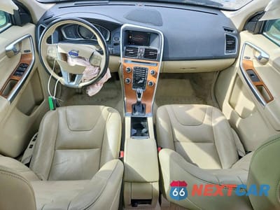 Zdjęcie 8 z 14 samochodu: 2016 VOLVO XC60 T6 PLATINUM VIN:YV449MDM6G2786040 - miniatura